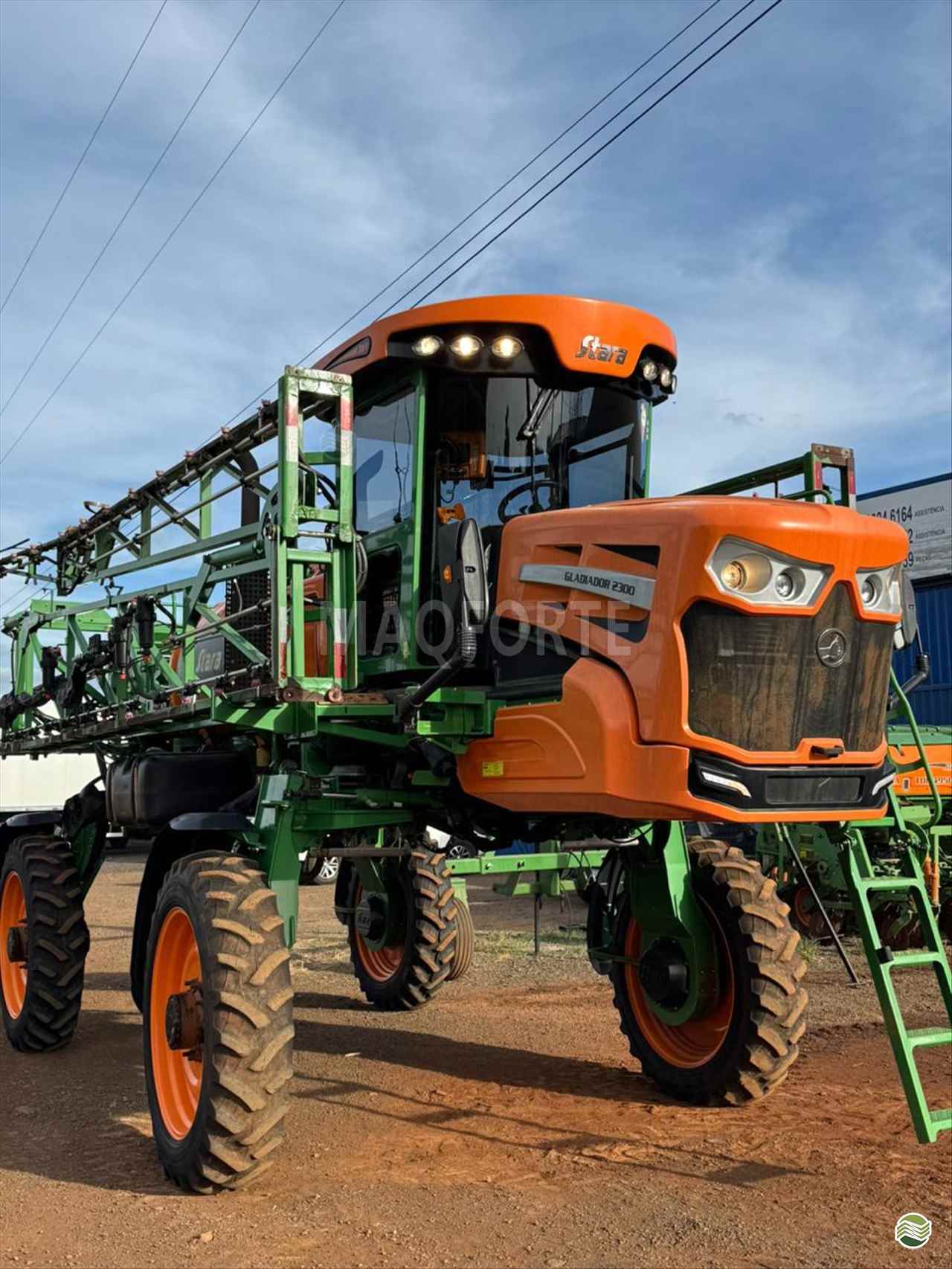 PULVERIZADOR STARA GLADIADOR 2300 Tração 4x4 Maqforte - Stara - Matriz PATO BRANCO PARANÁ PR